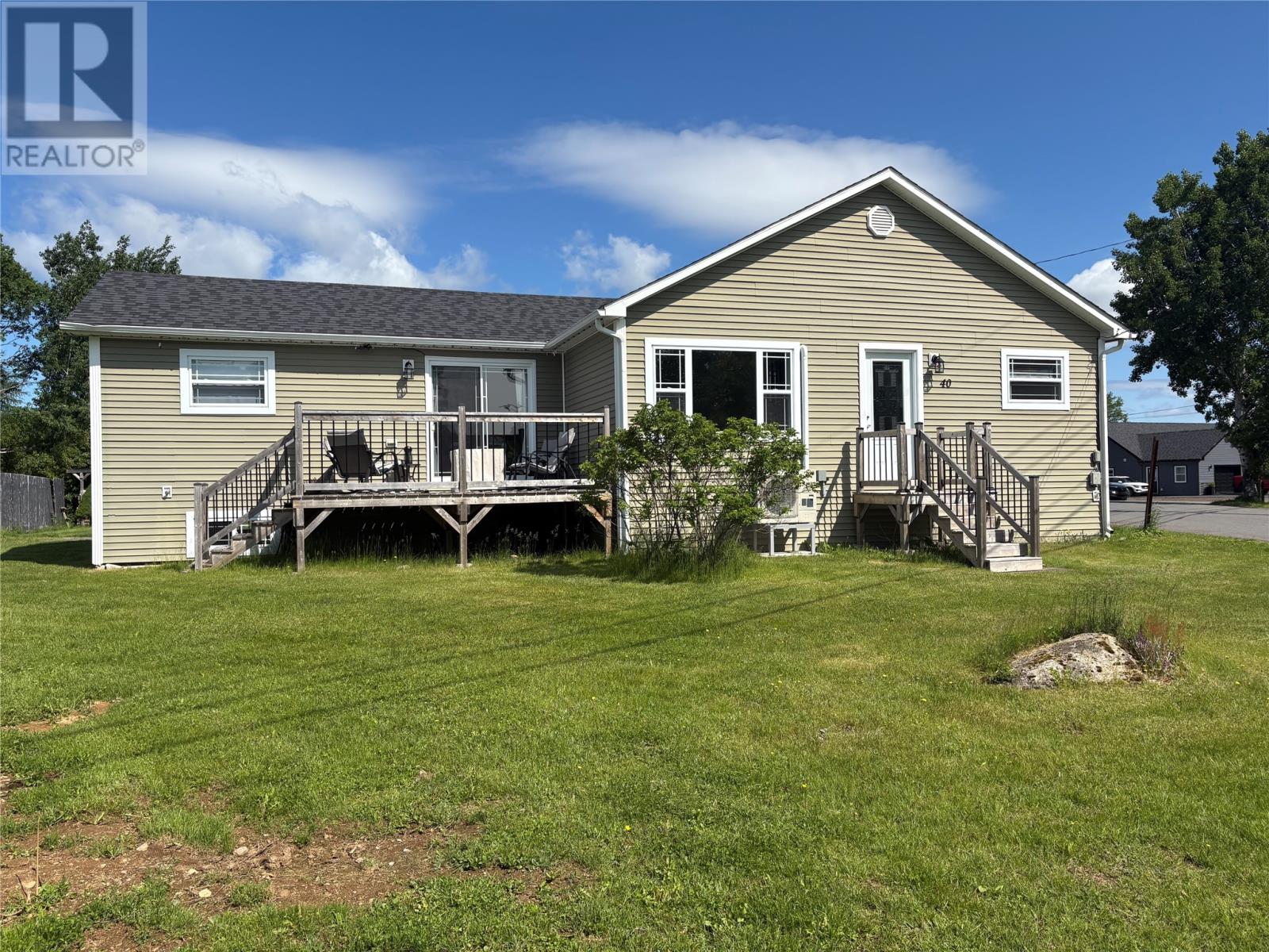 40 Riverside Dr, Bishop's Falls, NL A0H 1C0