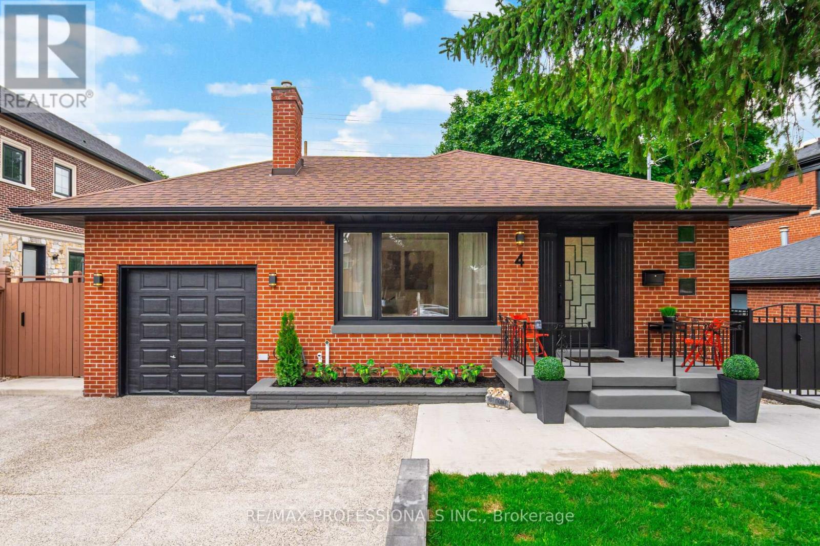 4 Lloyd Manor Rd, Toronto, ON M9B 5H6