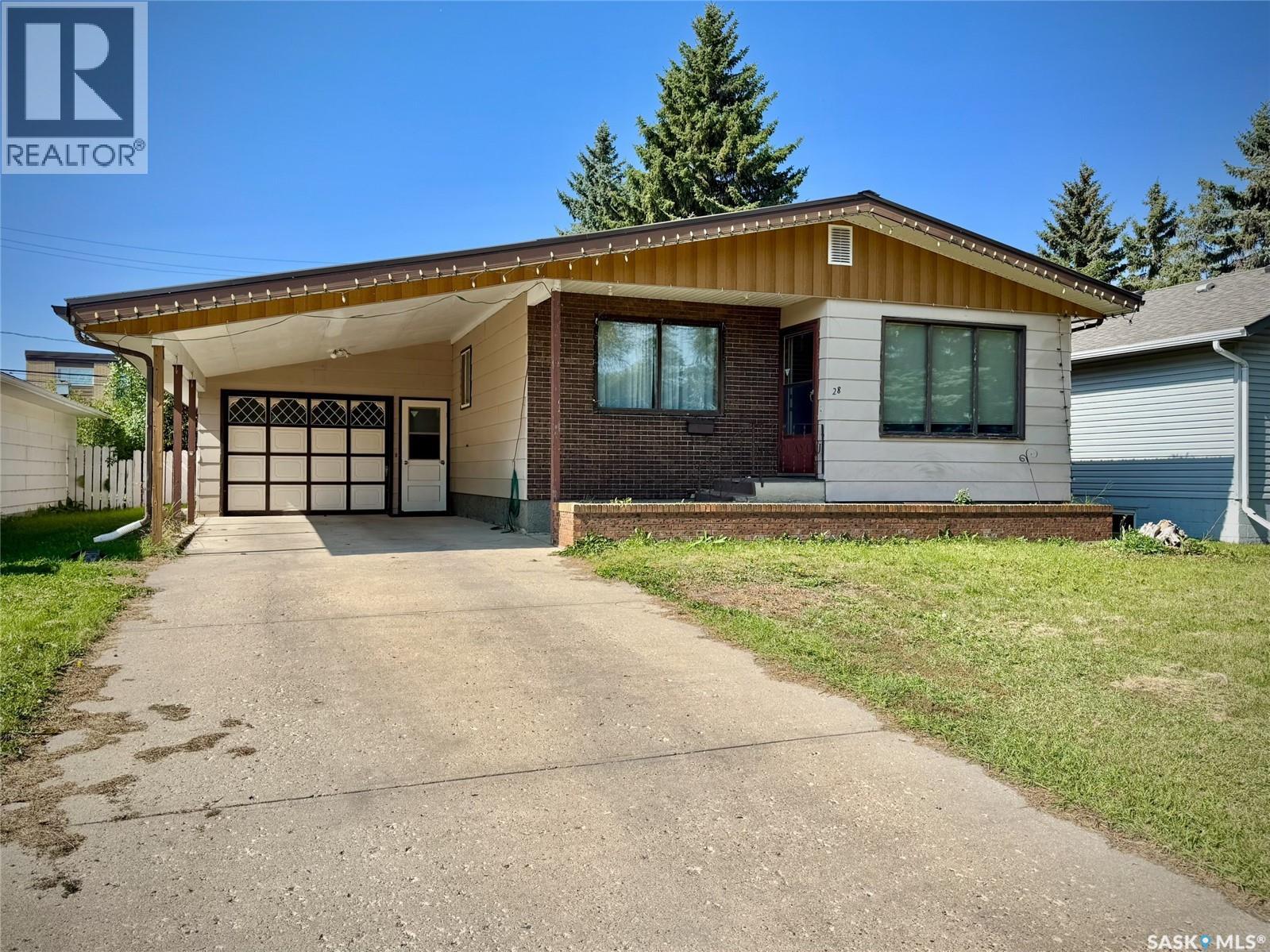 28 Clarke Ave, Yorkton, SK S3N 2M3