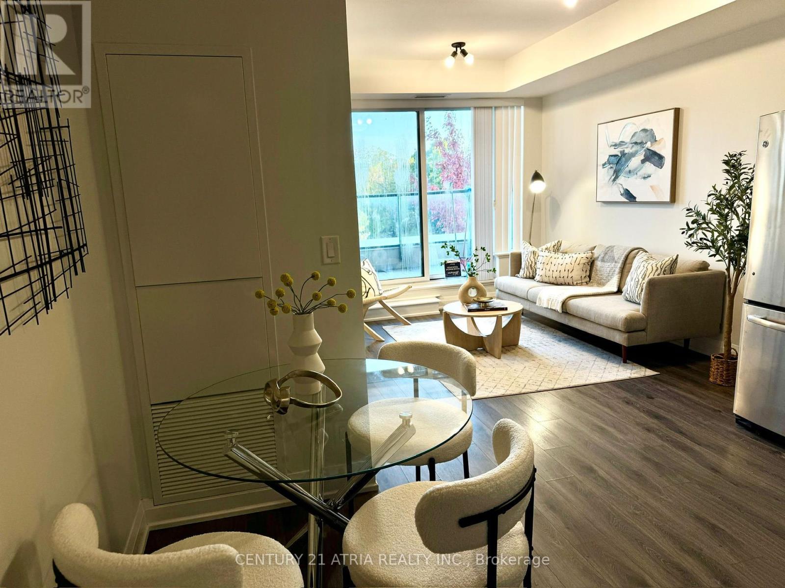 321 18 Uptown Dr, Markham, ON L3R 5M5