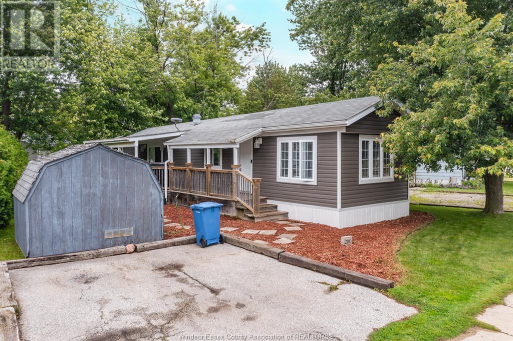 200 Steven Ct, Essex, ON N8M 2A8