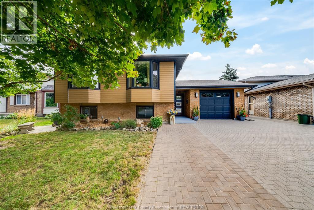13158 Dillon Dr, Tecumseh, ON N8N 3M9