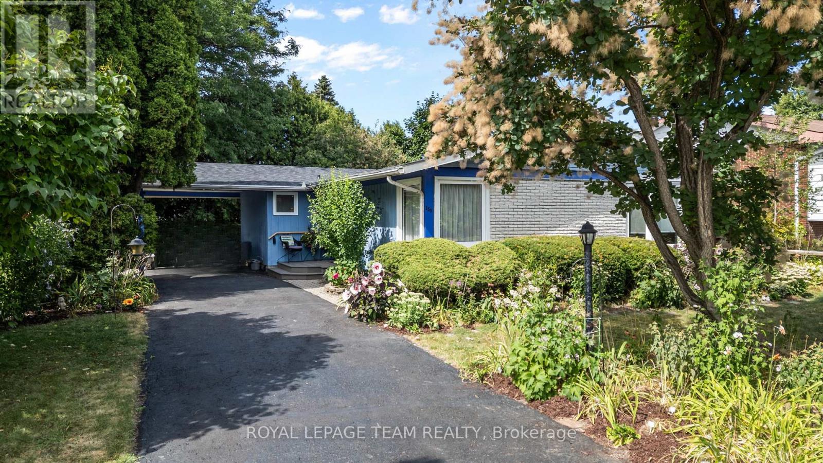 153 David Dr, Ottawa, ON K2G 2N6