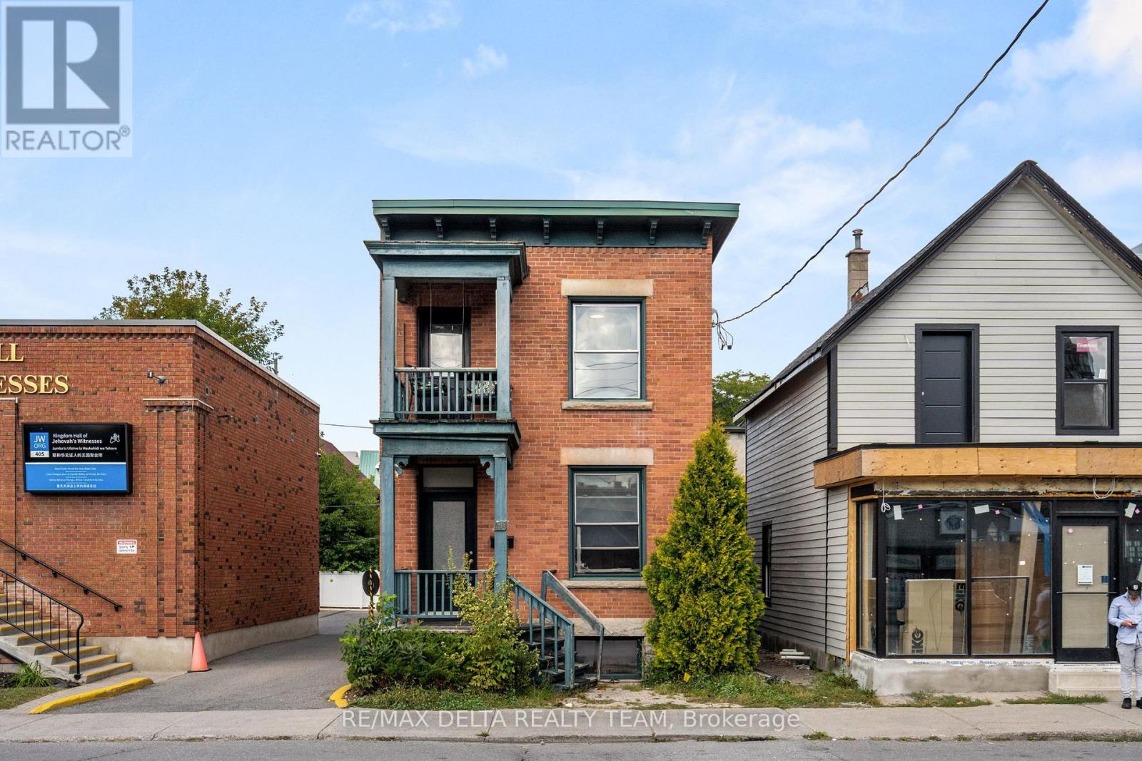 397 Gladstone Ave, Ottawa, ON K2P 0Y9