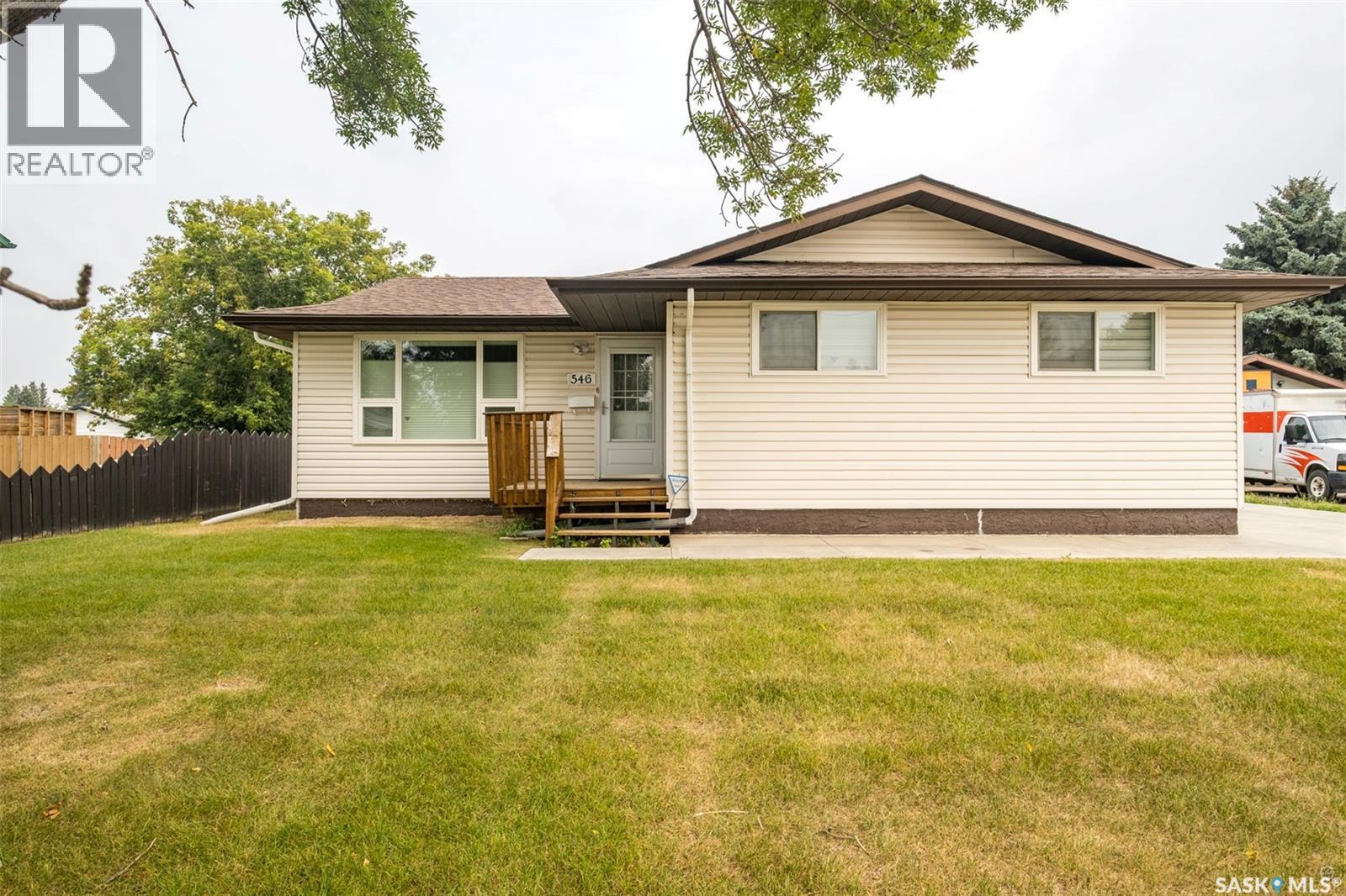 546 32 Street West, Prince Albert, SK S6V 5W5