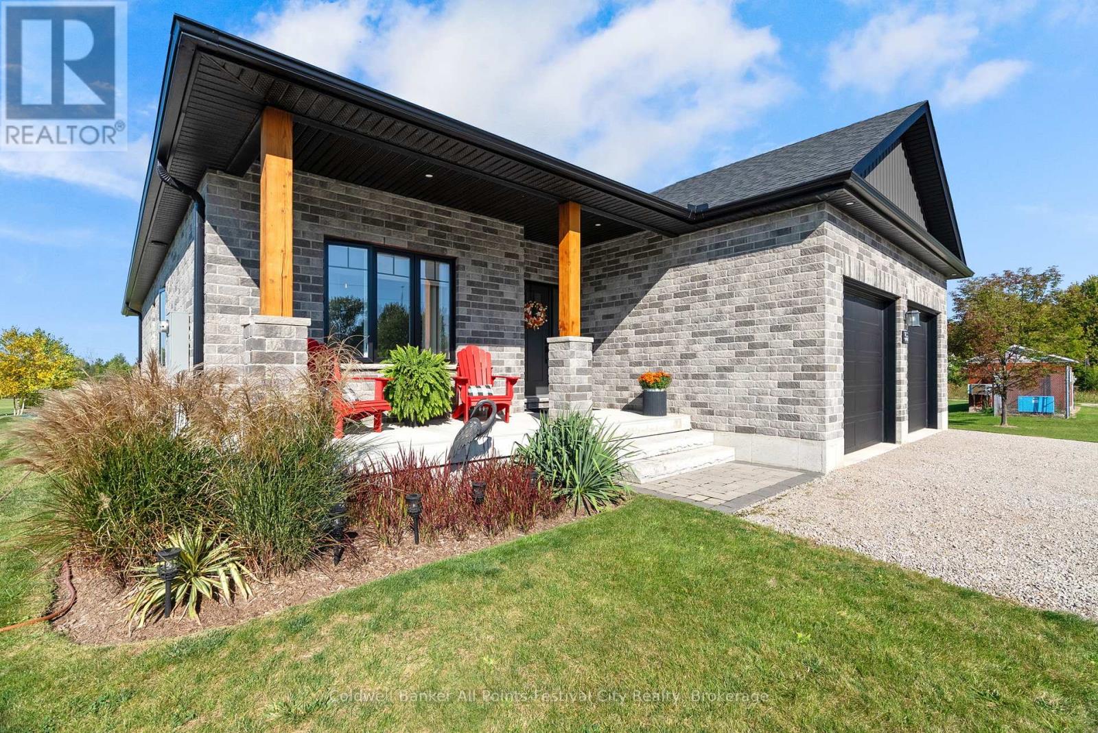 33 Wellington St S, Ashfield-Colborne-Wawanosh, ON N7A 3X9
