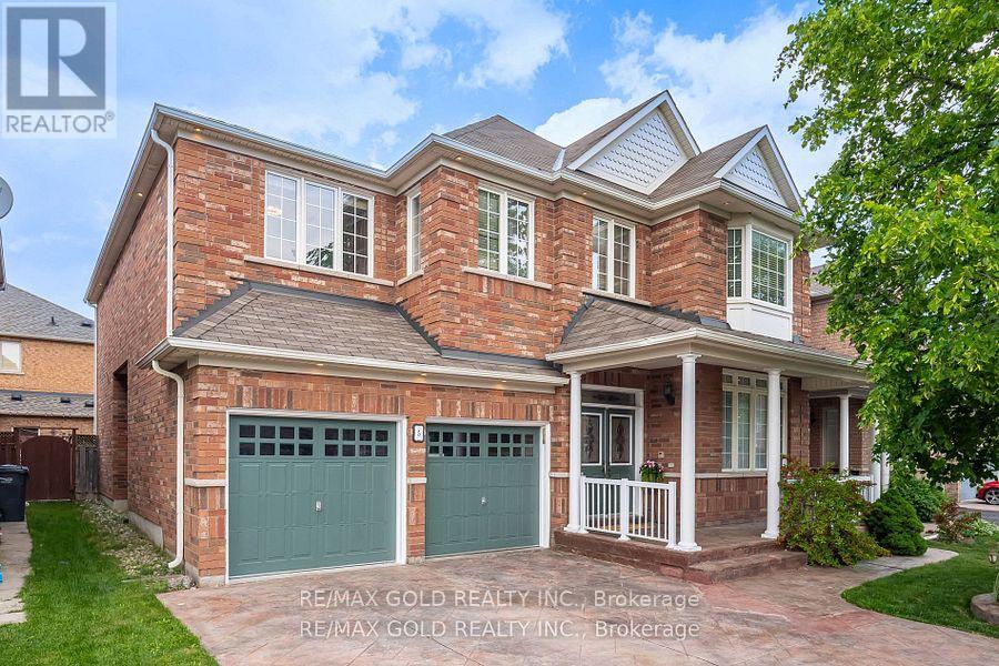 5 Summershade St, Brampton, ON L6P 2B9