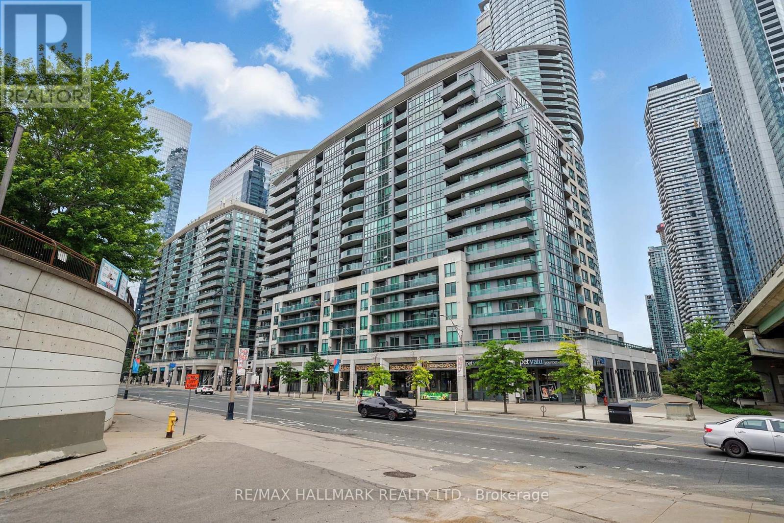 301 25 Lower Simcoe St, Toronto, ON M5J 0C8