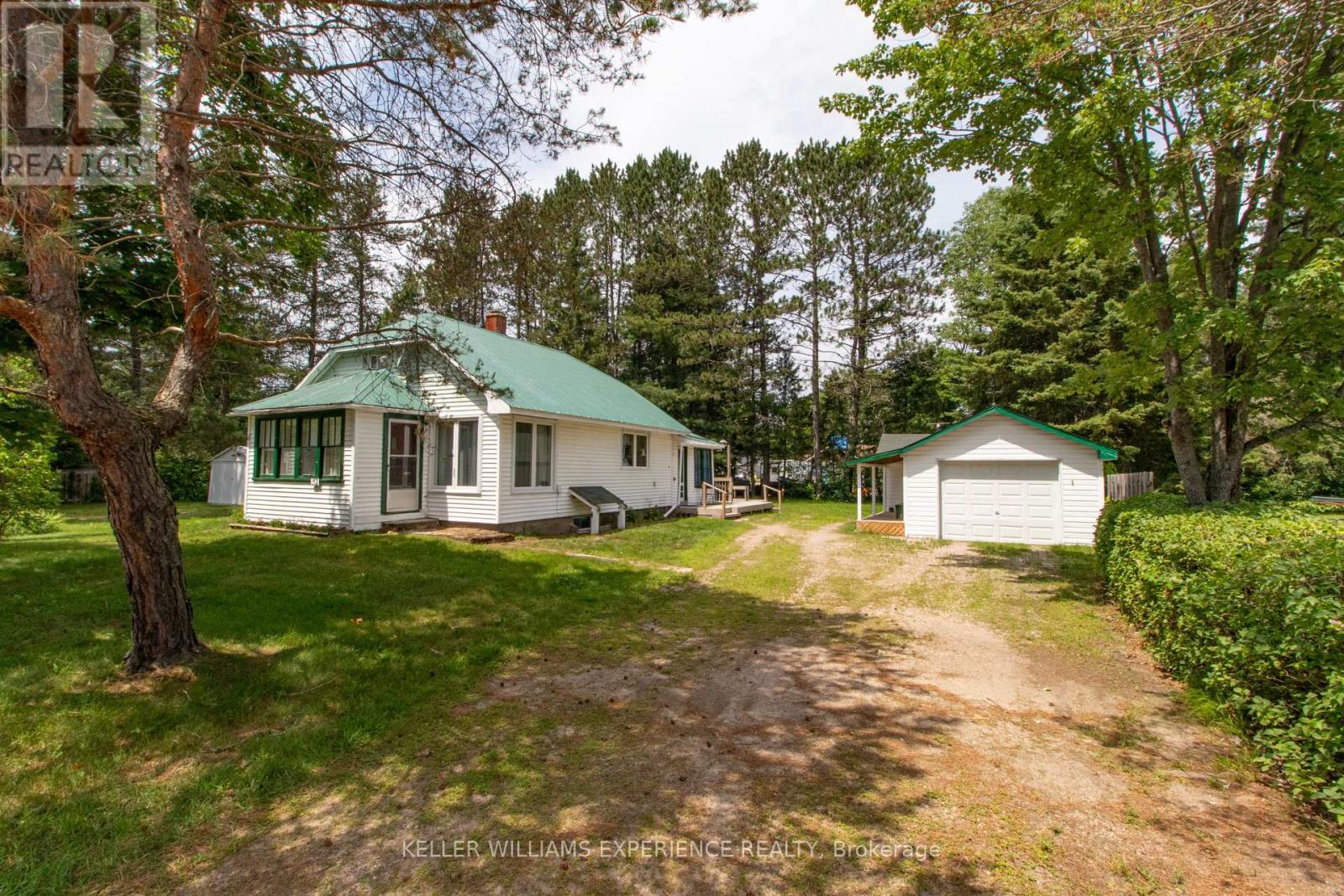 152 Ottawa Ave, South River, ON P0A 1X0