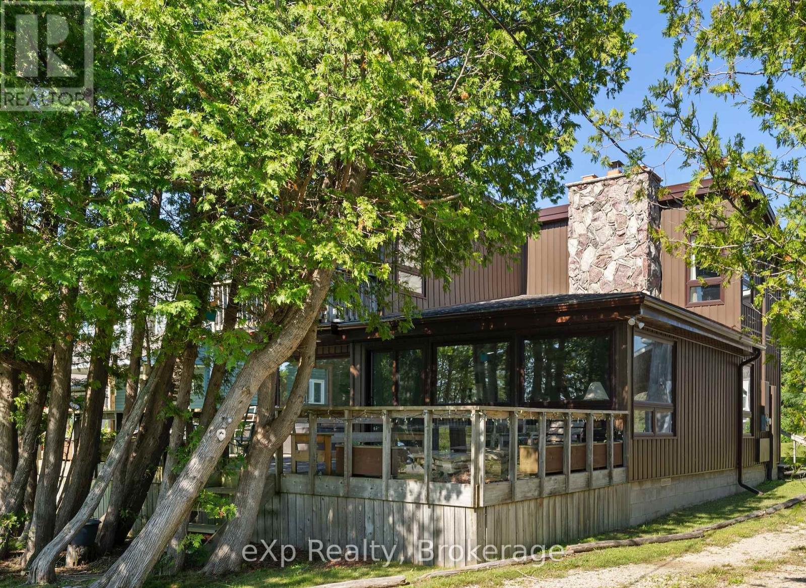 329 Bay St, South Bruce Peninsula, ON N0H 2T0