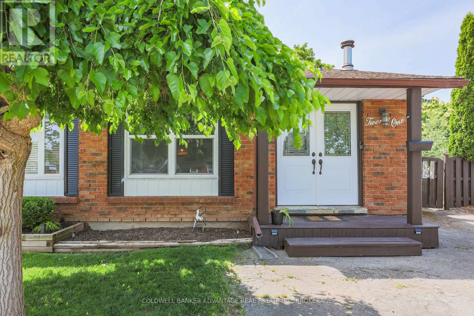 21 Fairlawn Cres, Welland, ON L3C 5Z2