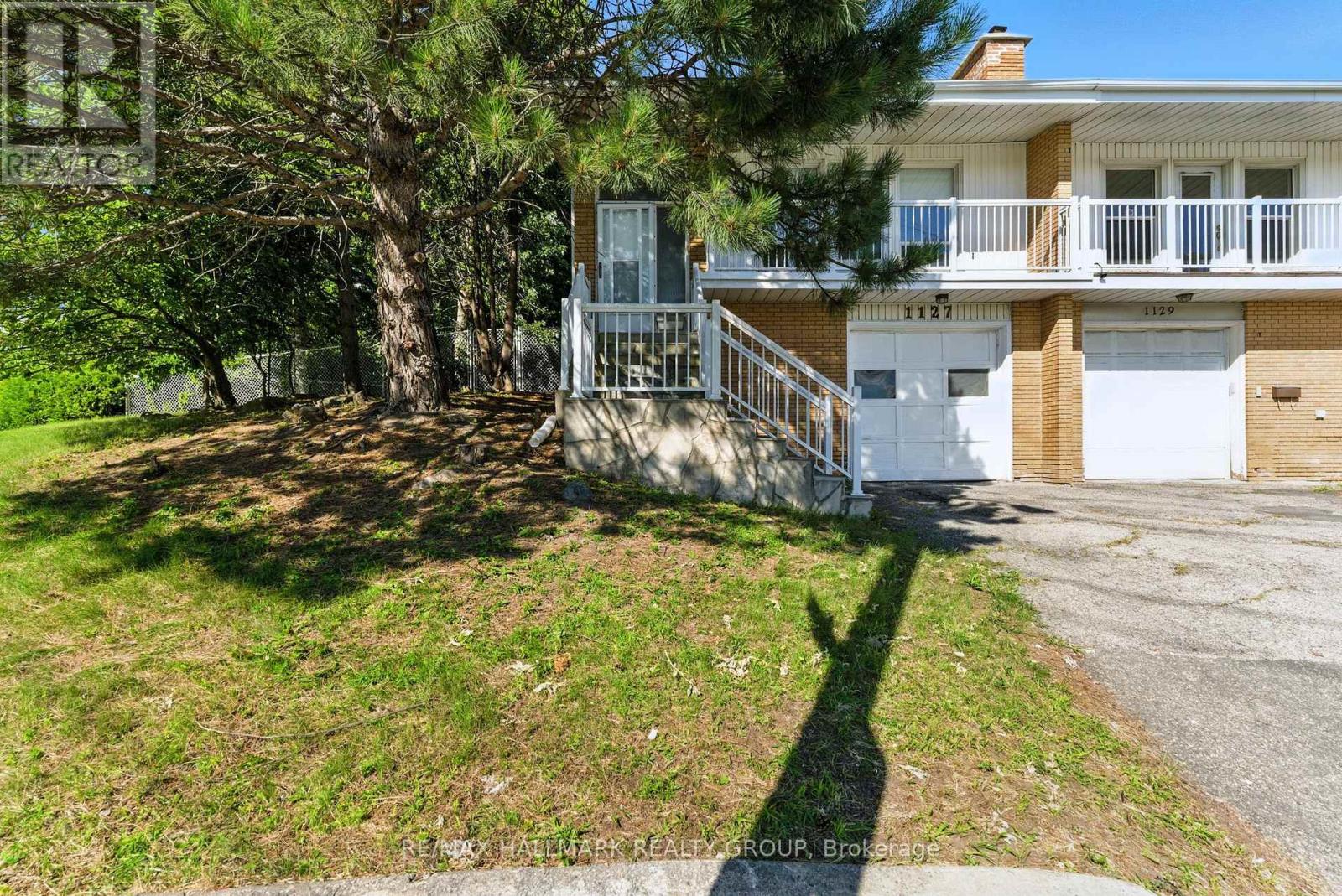 1127 Maitland Ave, Ottawa, ON K2C 2B8