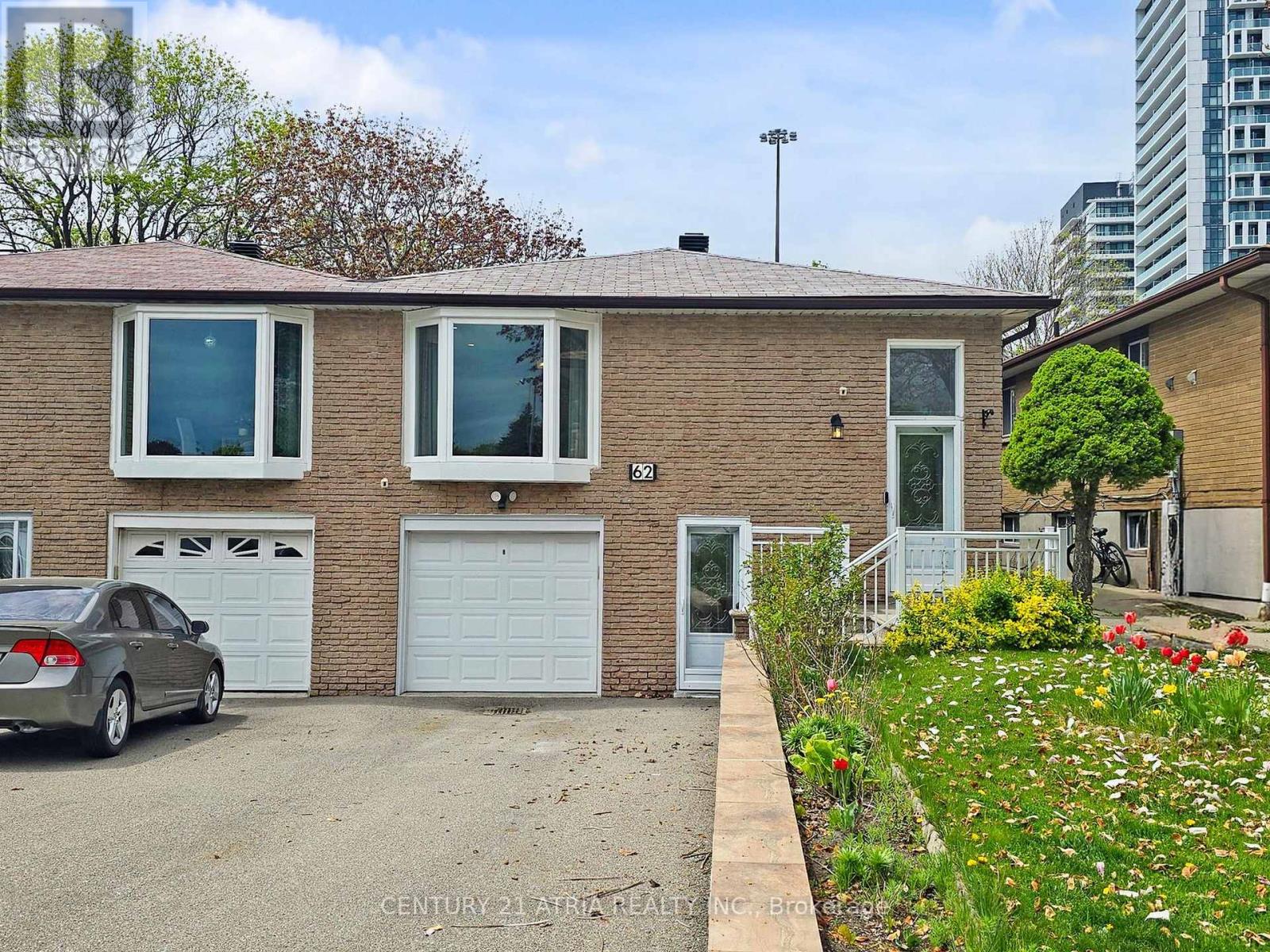 62 Muirhead Rd, Toronto, ON M2J 3W4