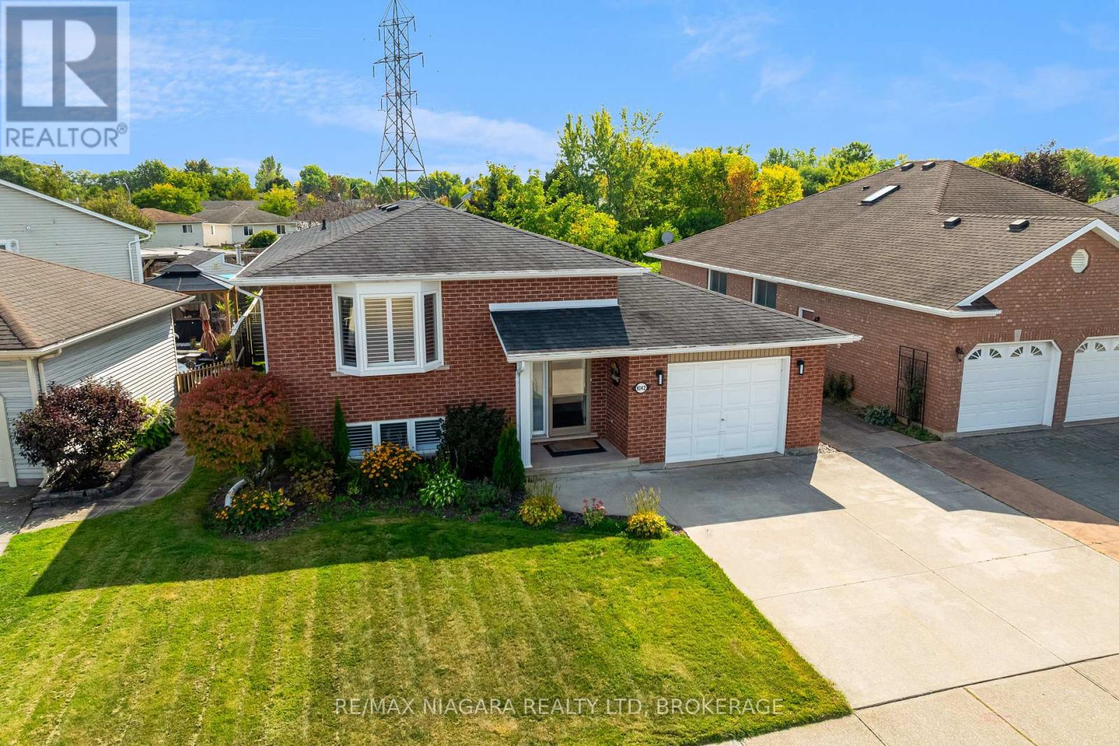 8142 Marcon St, Niagara Falls, ON L2H 3A9