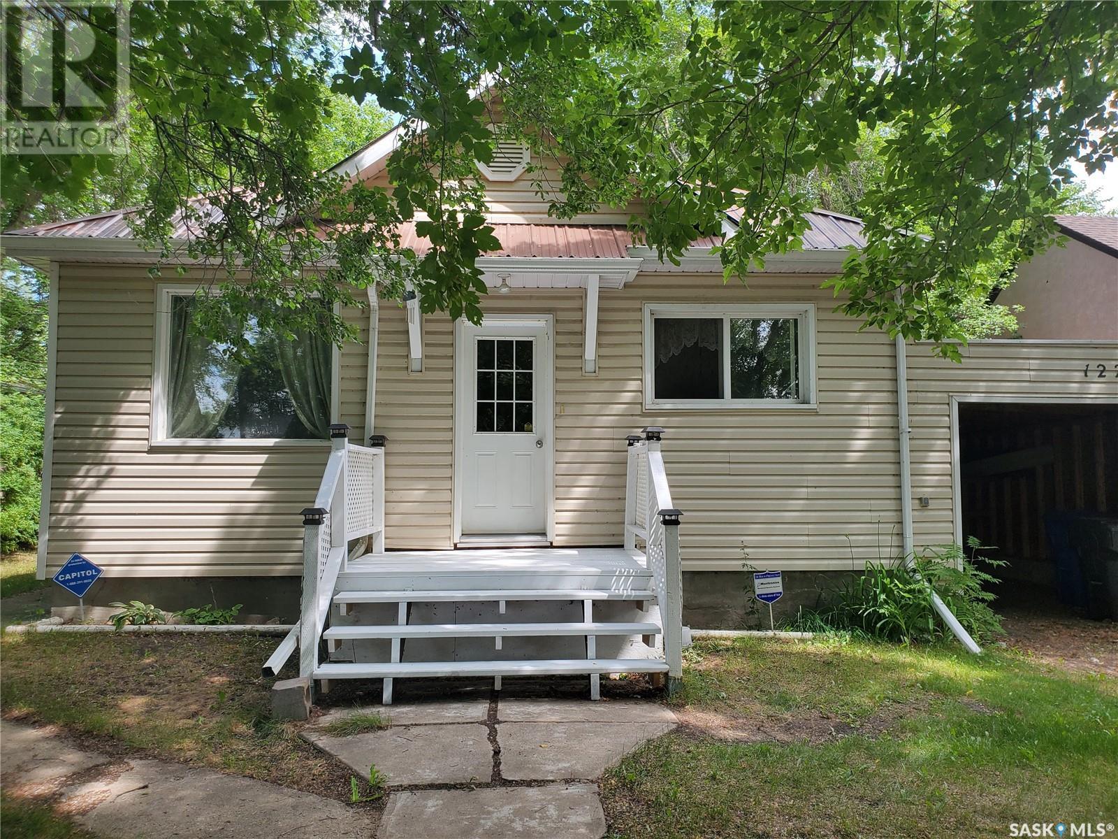 122 Wall Ave, Kamsack, SK S0A 1S0