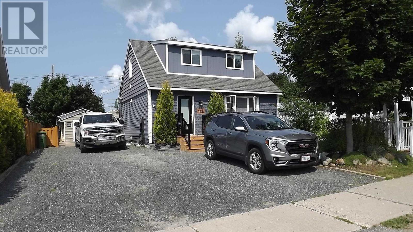 144 Hillside Dr S, Elliot Lake, ON P5A 1N1
