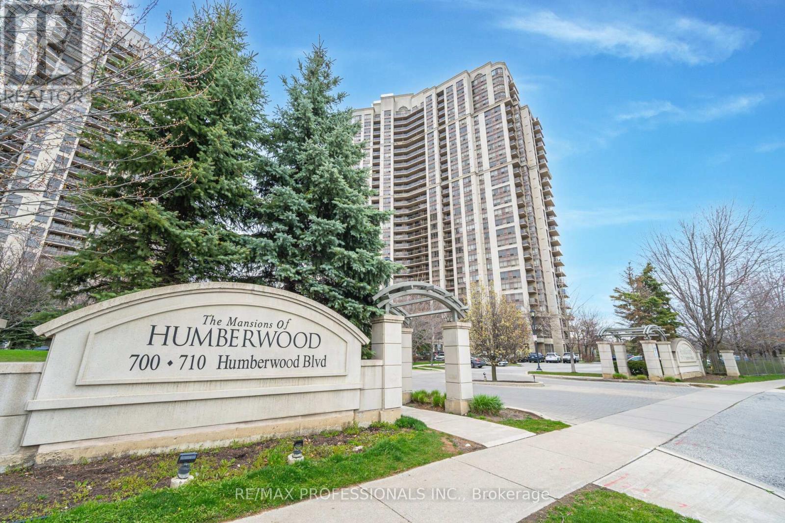 700 Humberwood Blvd Ph21 Blvd, Toronto, ON M9W 7J4