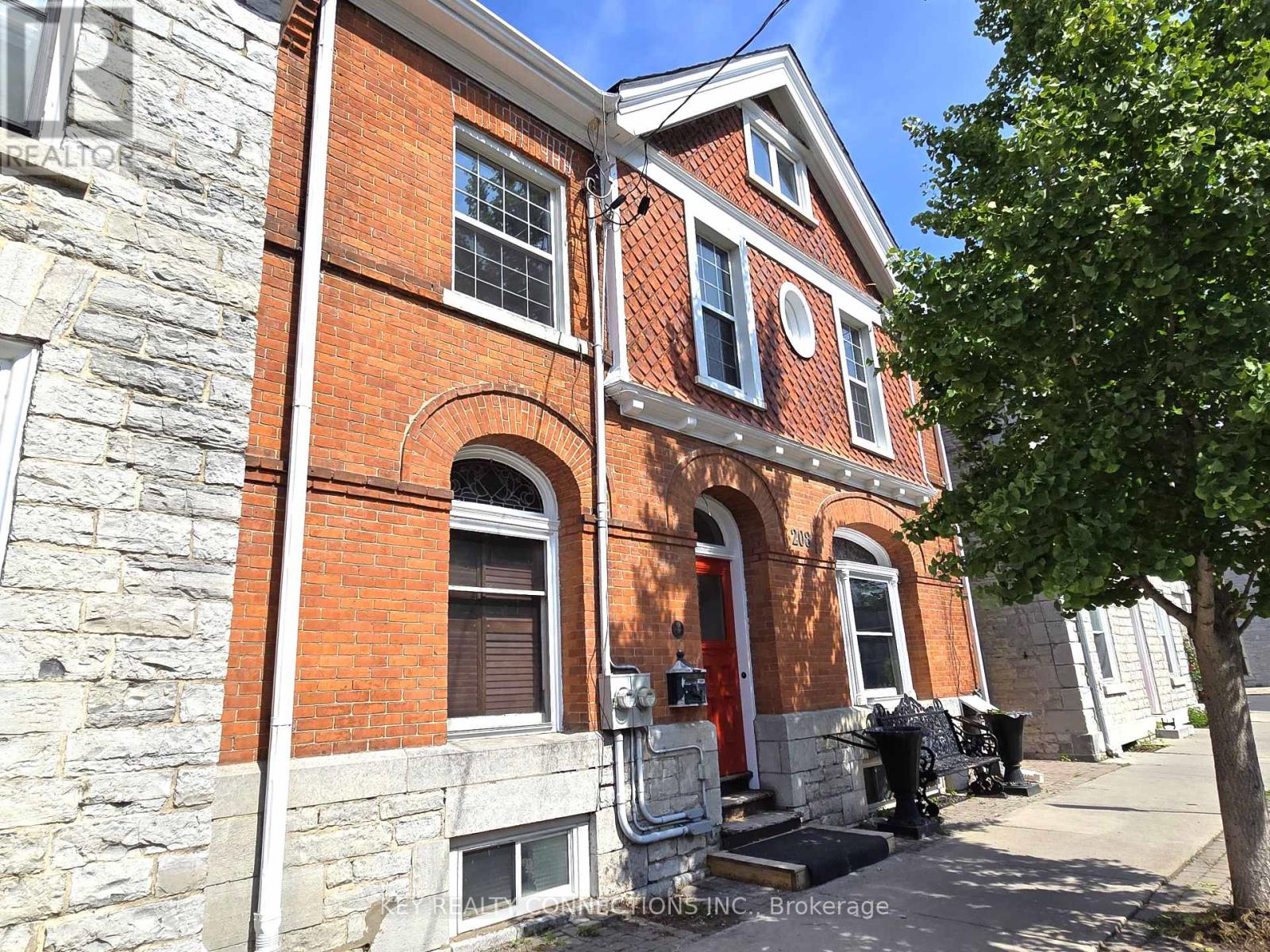 208 King St E, Kingston, ON K7L 3A4