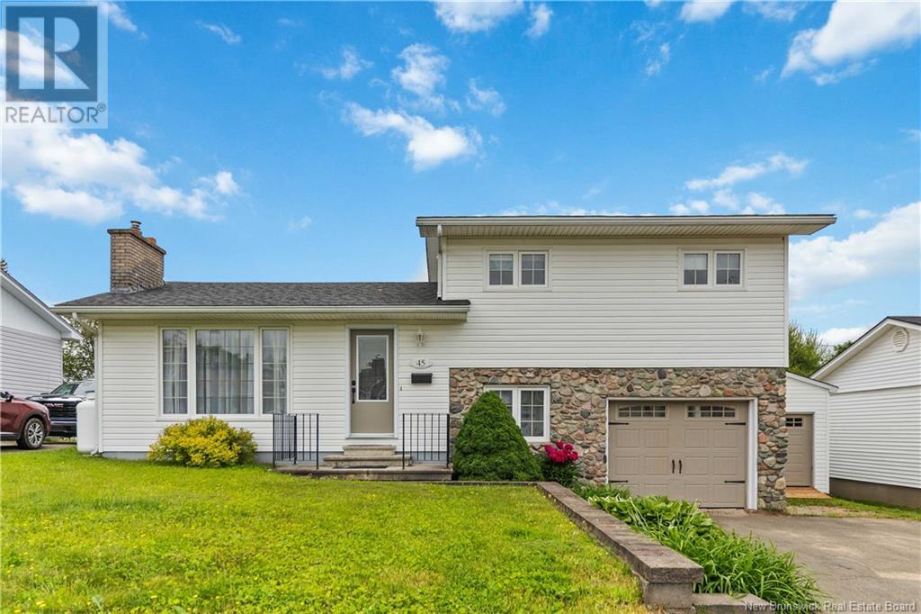 45 Bolton St, Moncton, NB E1E 2H5