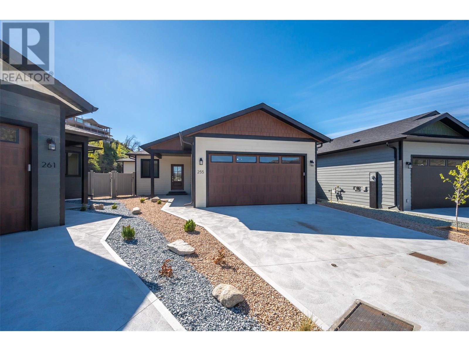 255 Bentgrass Ave, Oliver, BC V0H 1T3