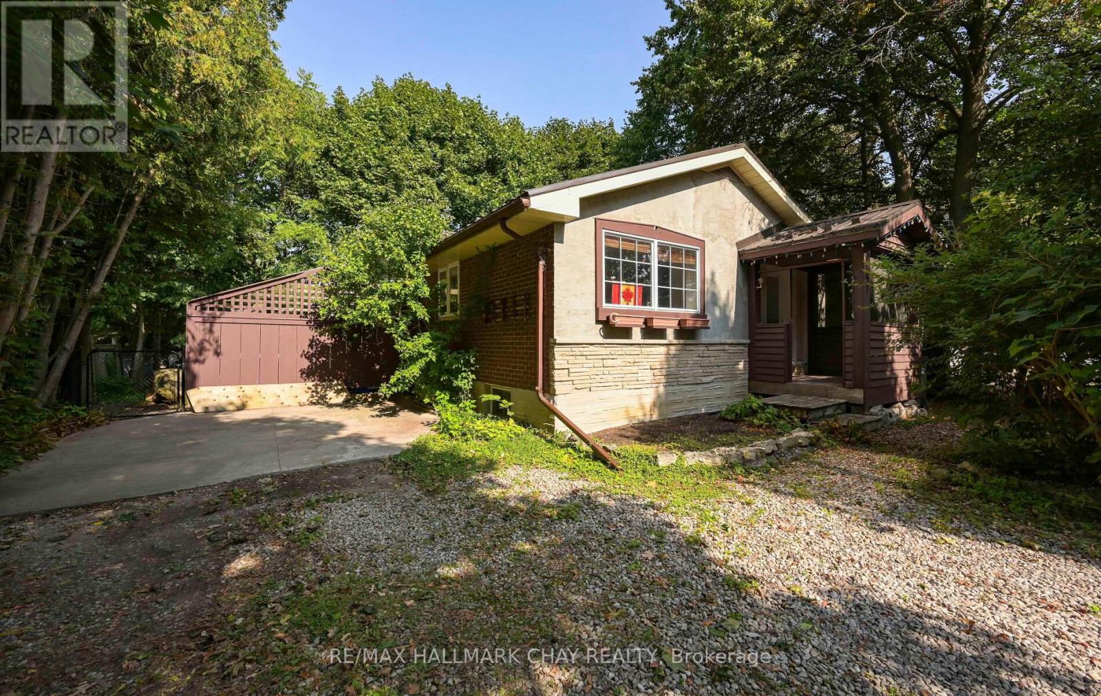 67 Cedar St, Guelph, ON N1G 1C4