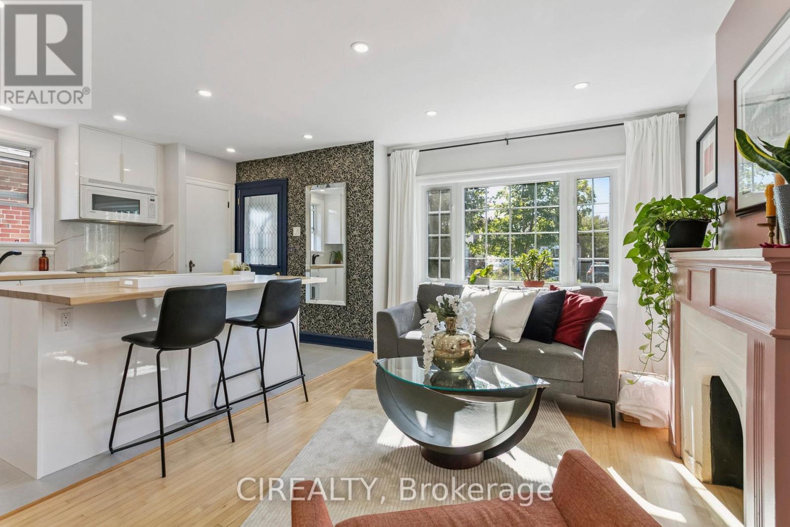 140 Ellins Ave, Toronto, ON M6N 2B1
