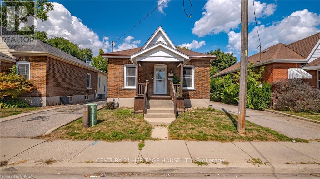 35 Salisbury Ave, Brantford, ON N3S 1M6