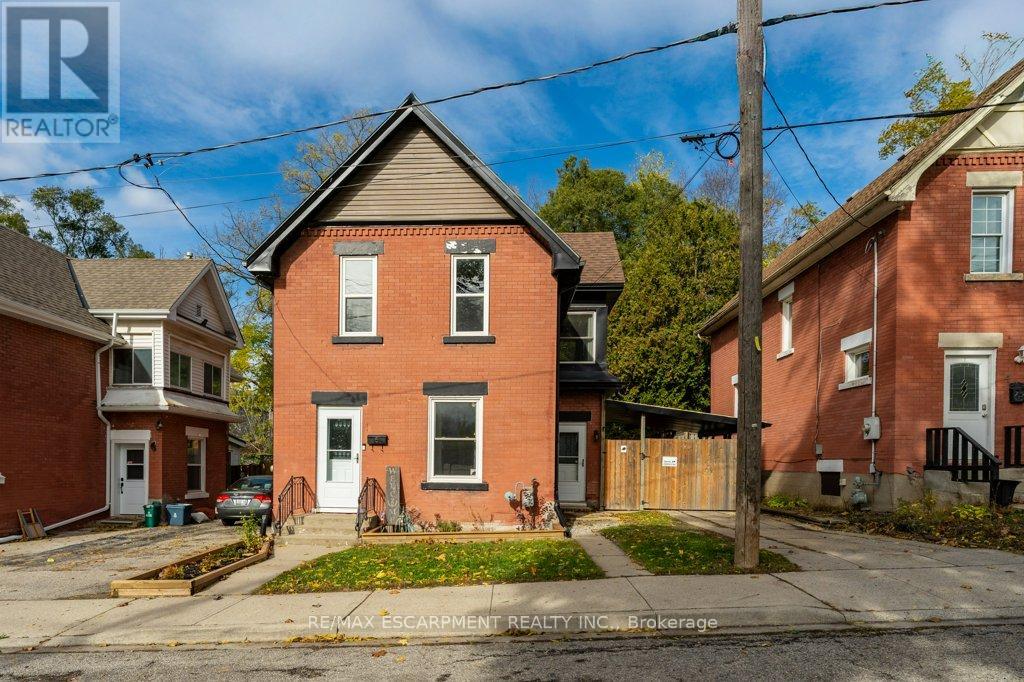 6 Glanville Ave, Brantford, ON N3S 2Y7