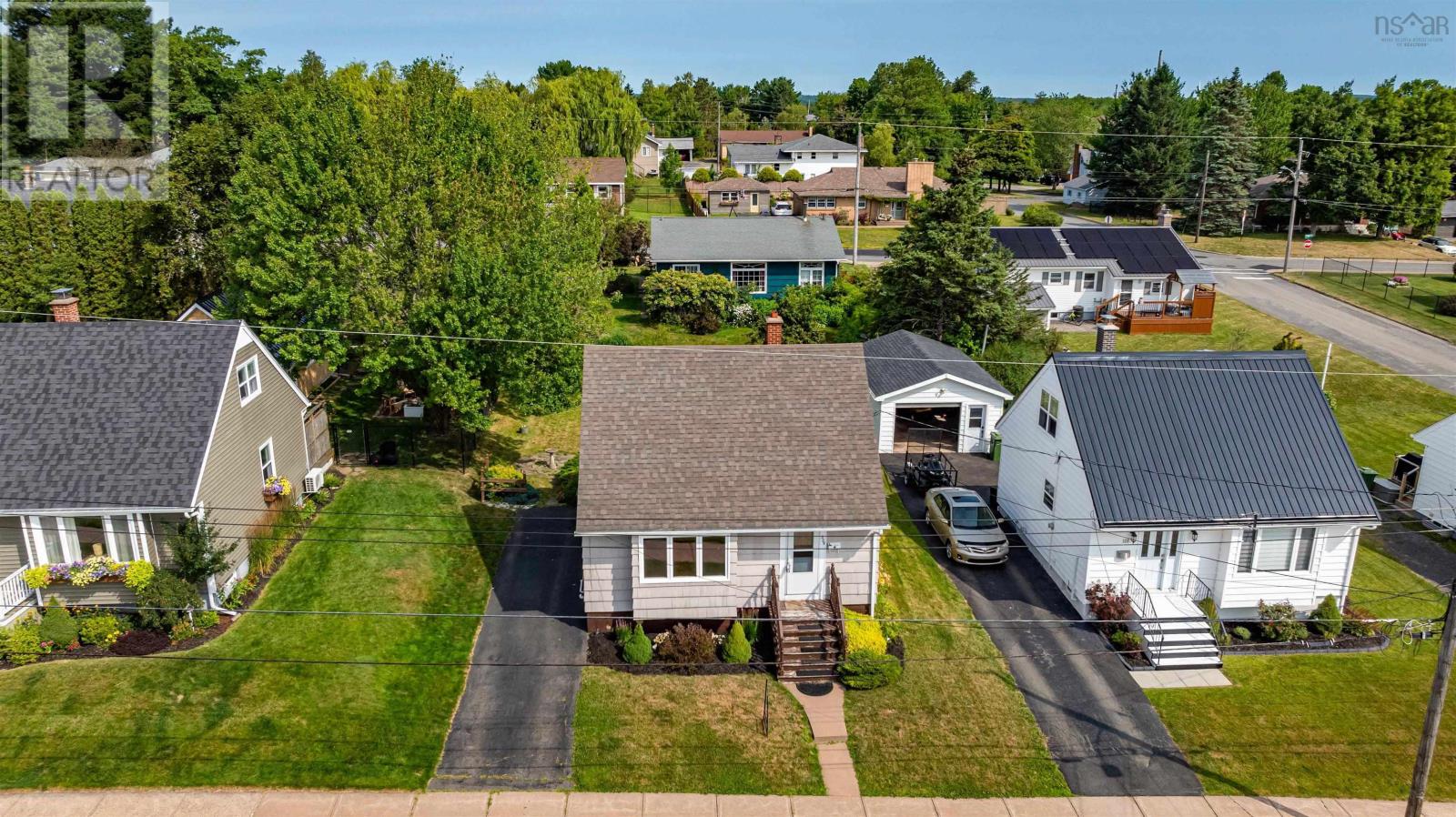 329 Victoria Ave, New Glasgow, NS B2H 1W6