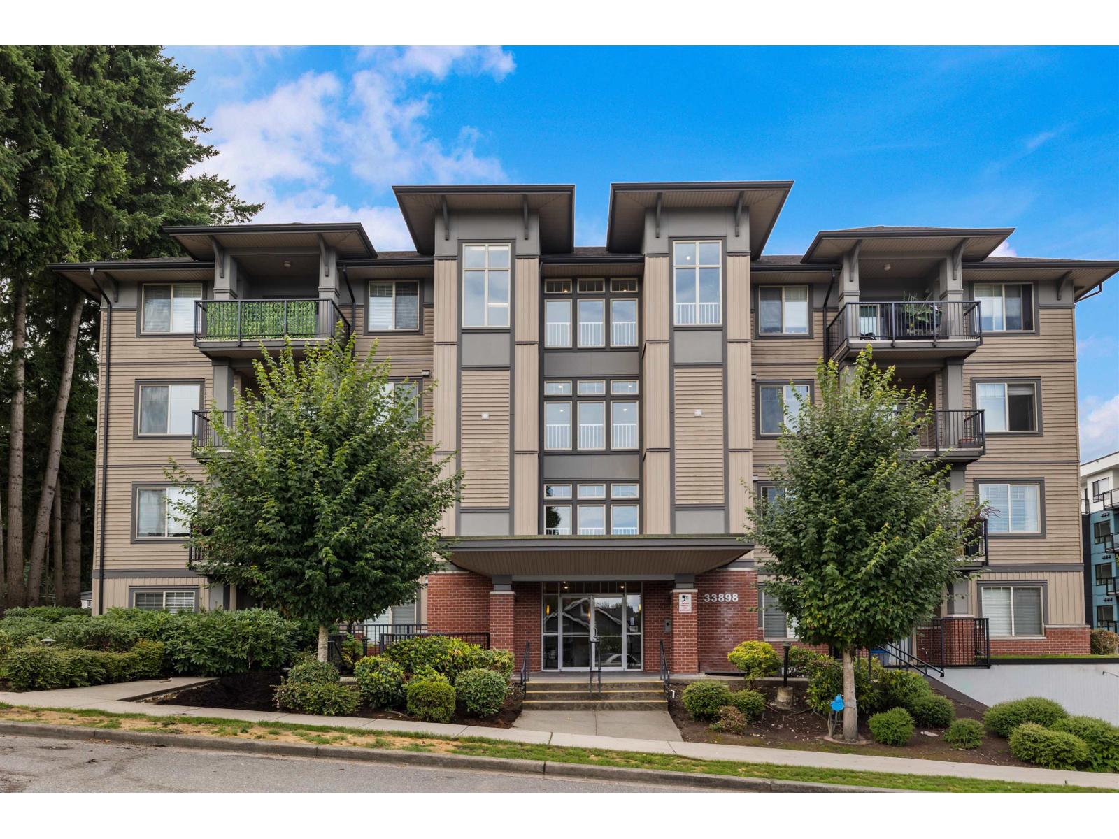 33898 Pine Street Unit 301, Abbotsford, BC V2S 2P3