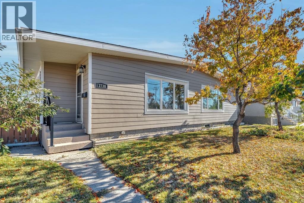 37 Street Sw Unit 3730, Calgary, AB T3E 3C3