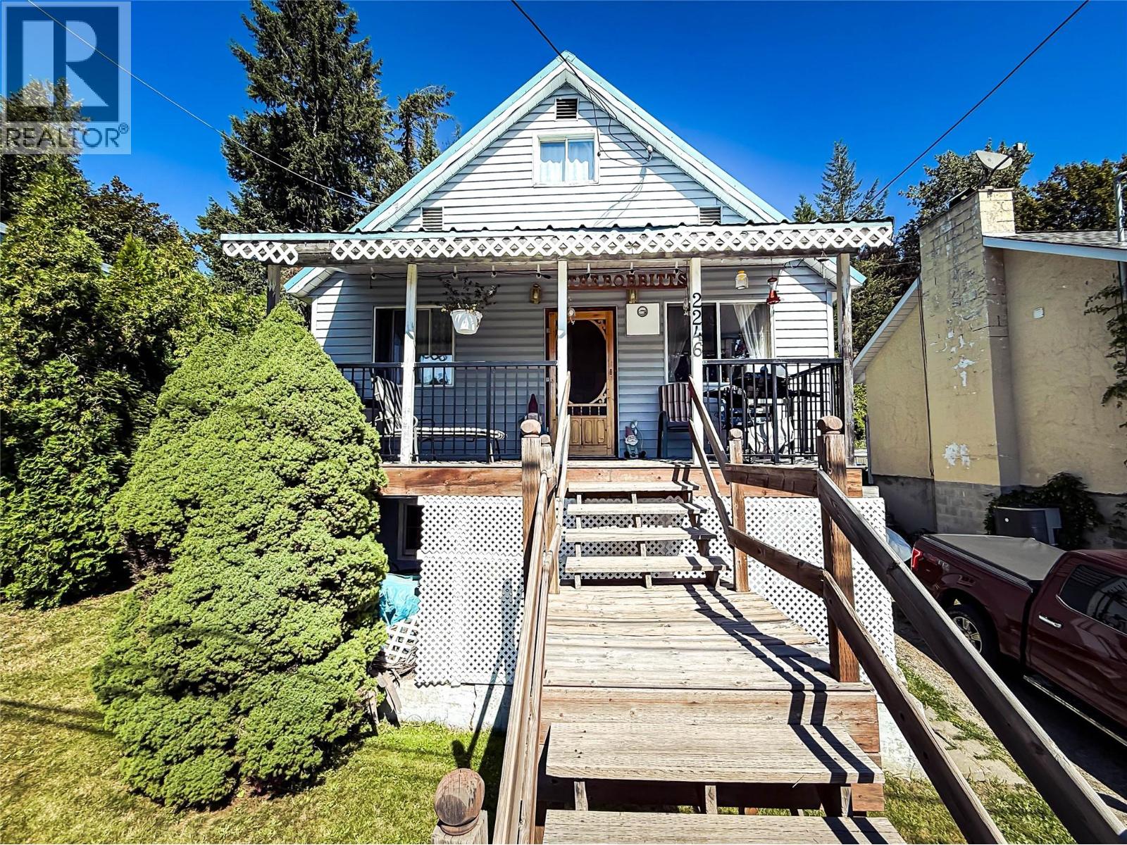 2246 Kootenay Ave, Rossland, BC V0G 1Y0