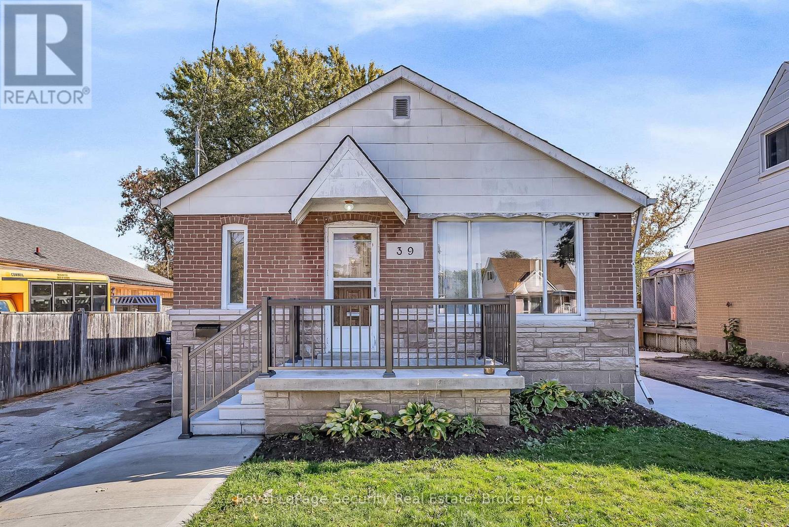 39 Boniface Ave, Toronto, ON M9W 1T5