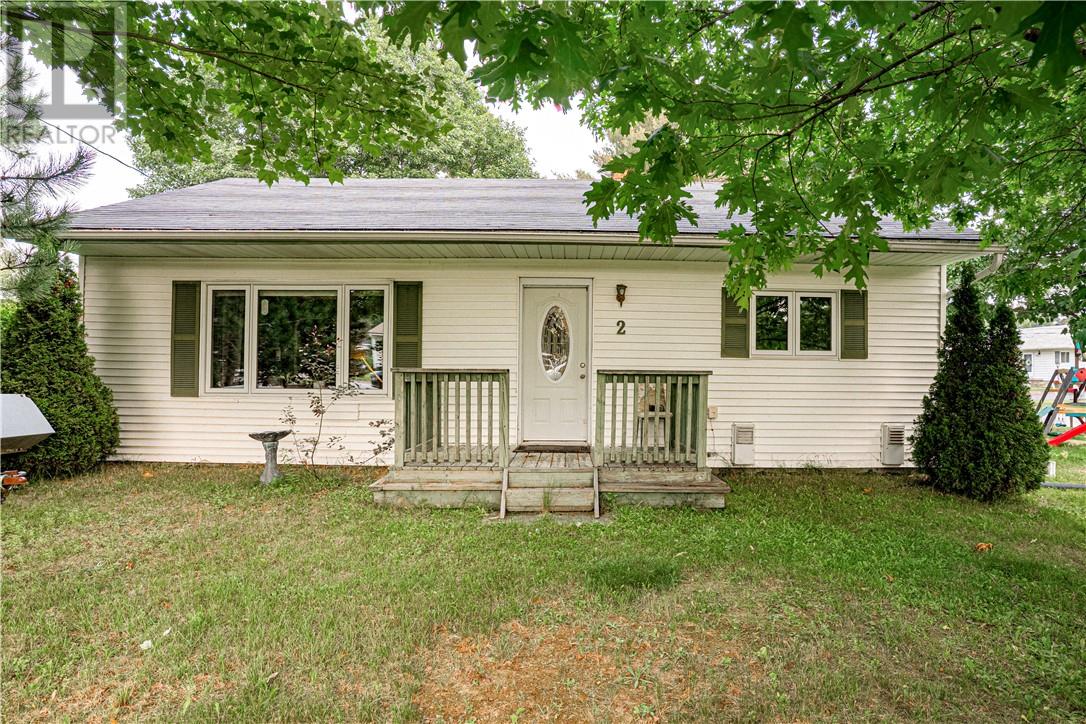 2 Oliver St, Onaping, ON P0M 1R0