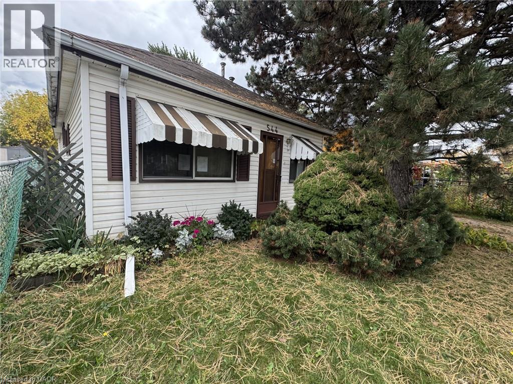 544 Quebec St, Hamilton, ON L8H 6V4