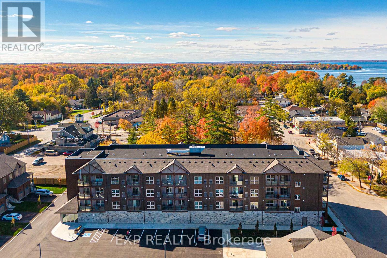 407 110 Grew Blvd, Georgina, ON L0E 1L0