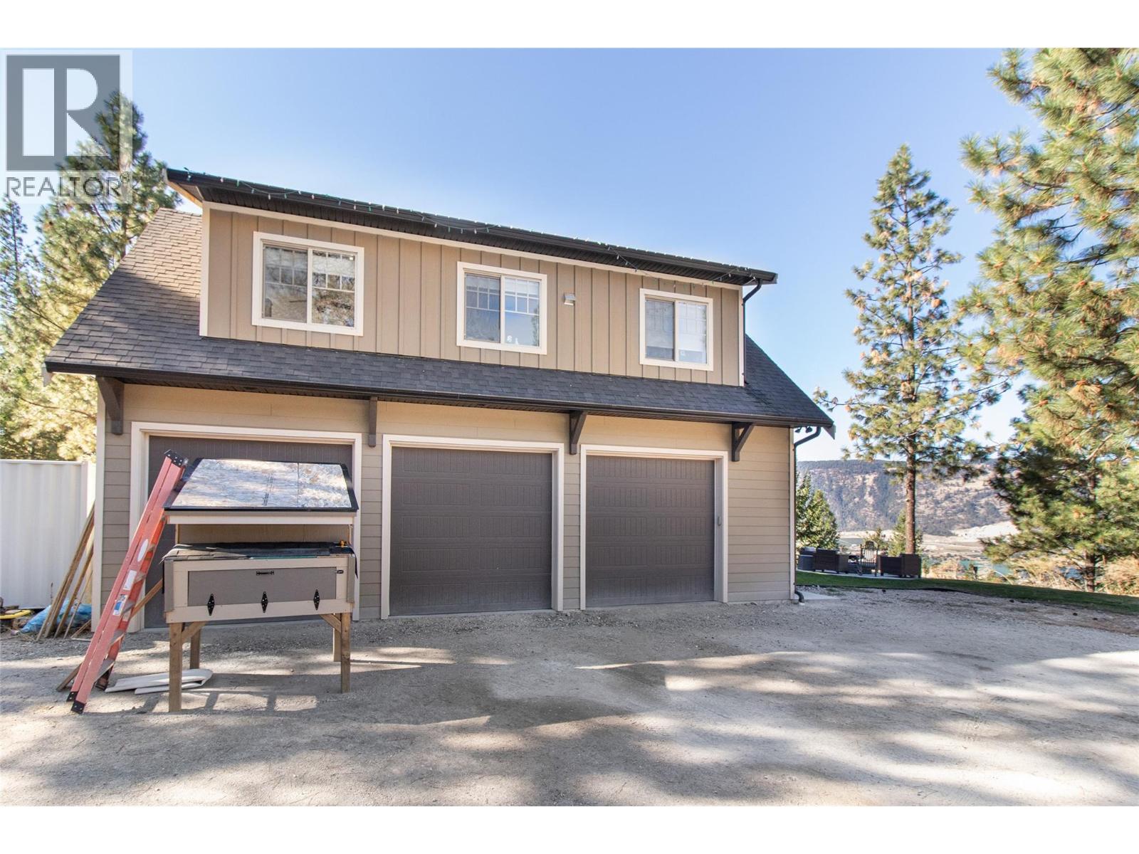 5532 Oyama Lake Rd, Lake Country, BC V4V 2C9