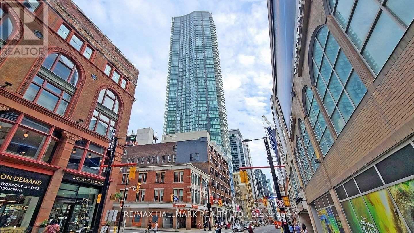 3114 197 Yonge St, Toronto Church-yonge Corridor, ON M5B 1M4