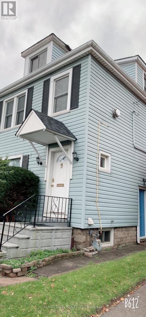 9 Macklin St N, Hamilton, ON L8S 3R9