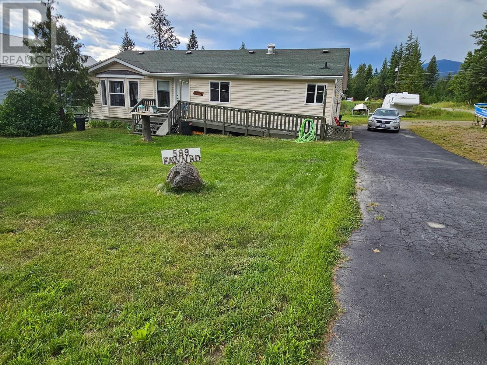 589 Fawn Rd, Clearwater, BC V0E 1N1