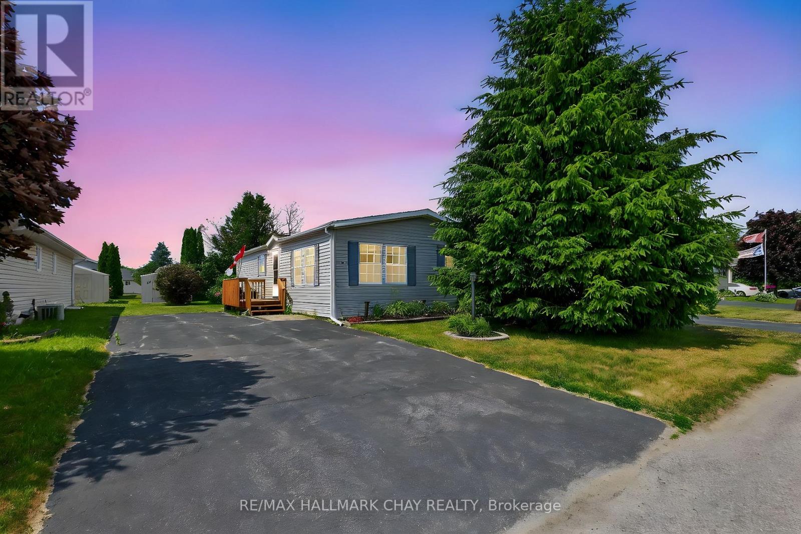 3 Illinois Cres, Wasaga Beach, ON L9Z 3A8