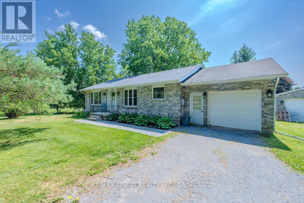 888 Simmons Rd, Loyalist, ON K0H 2H0