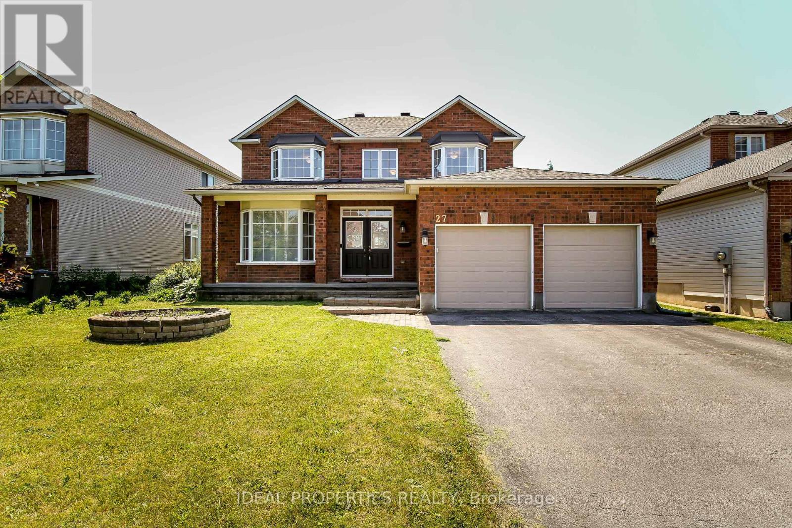 27 Fanterra Way, Ottawa, ON K1T 3Y7