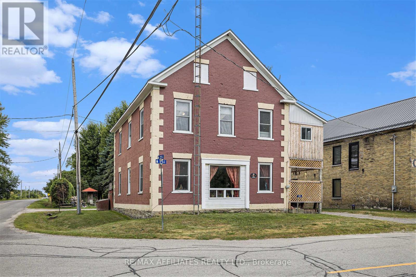 90 Main St, Merrickville-Wolford, ON K0G 1G0