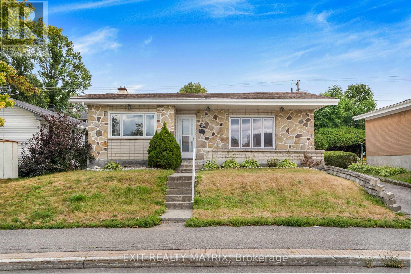 805 Cartier Blvd, Hawkesbury, ON K6A 1W9