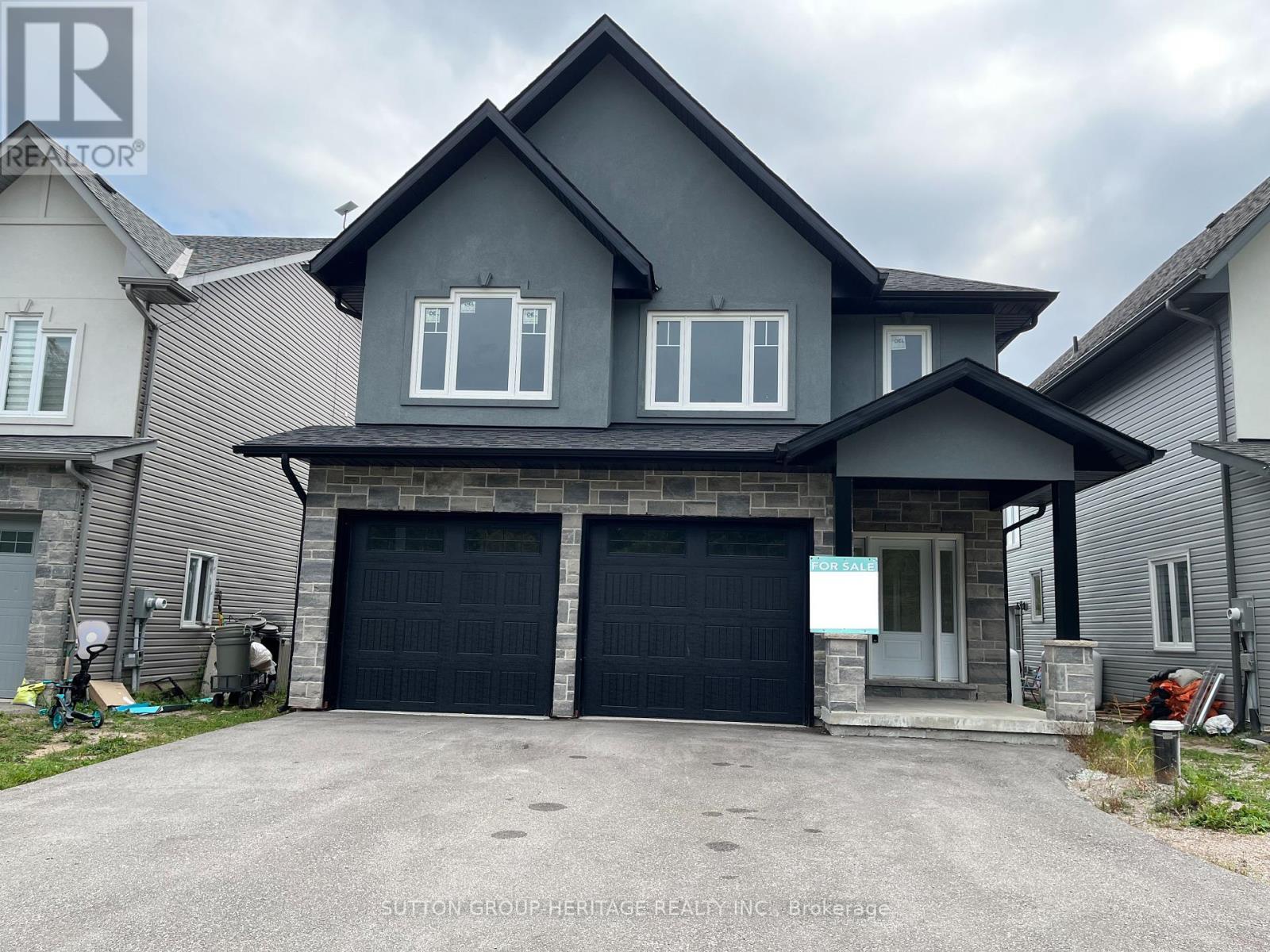 21 Rosy Beach Ct, Ramara, ON L3V 8L2