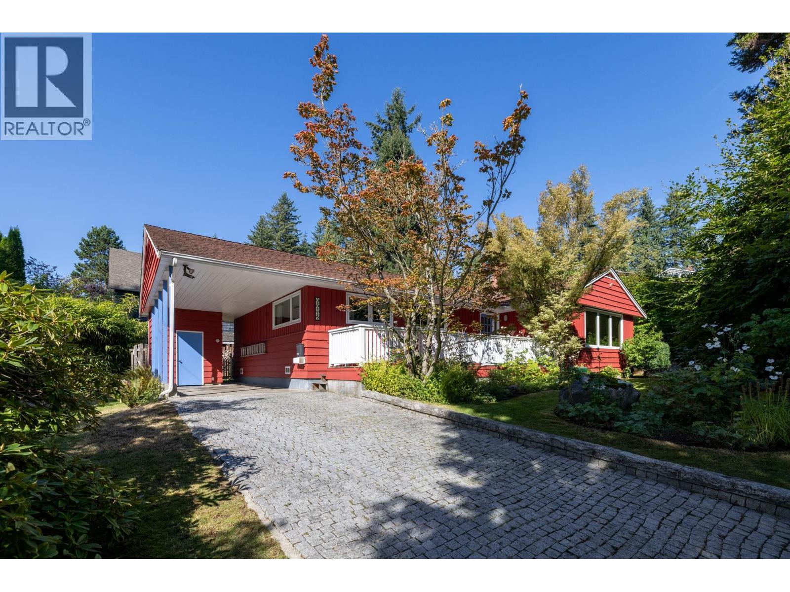 3025 Princess Ave, North Vancouver, BC V7N 2E1