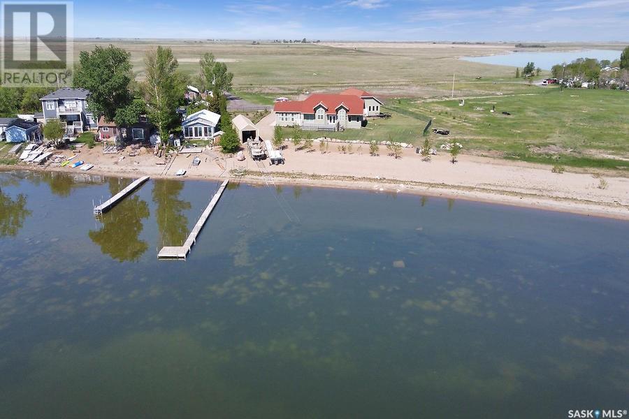 400 Lakeshore Dr, Wee Too Beach, SK S0G 1C0