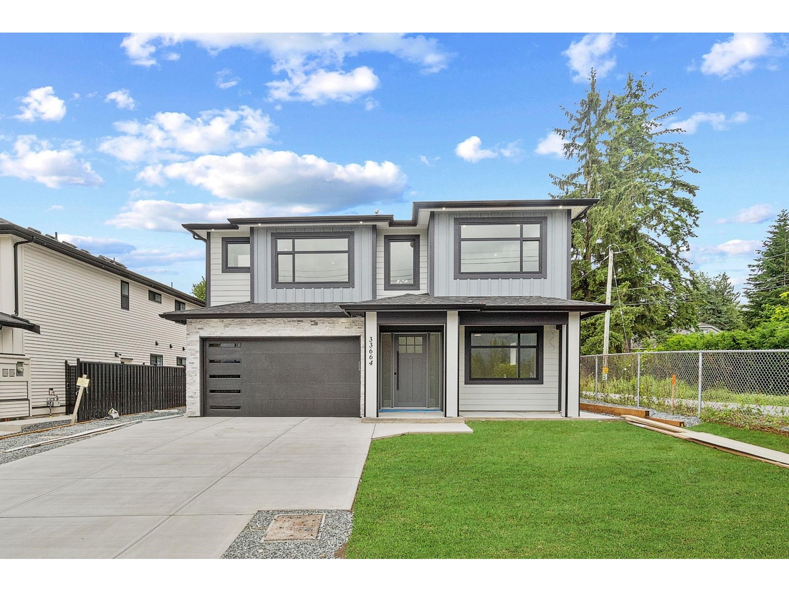 33664 Dewdney Trunk Rd, Mission, BC V2V 6Y4