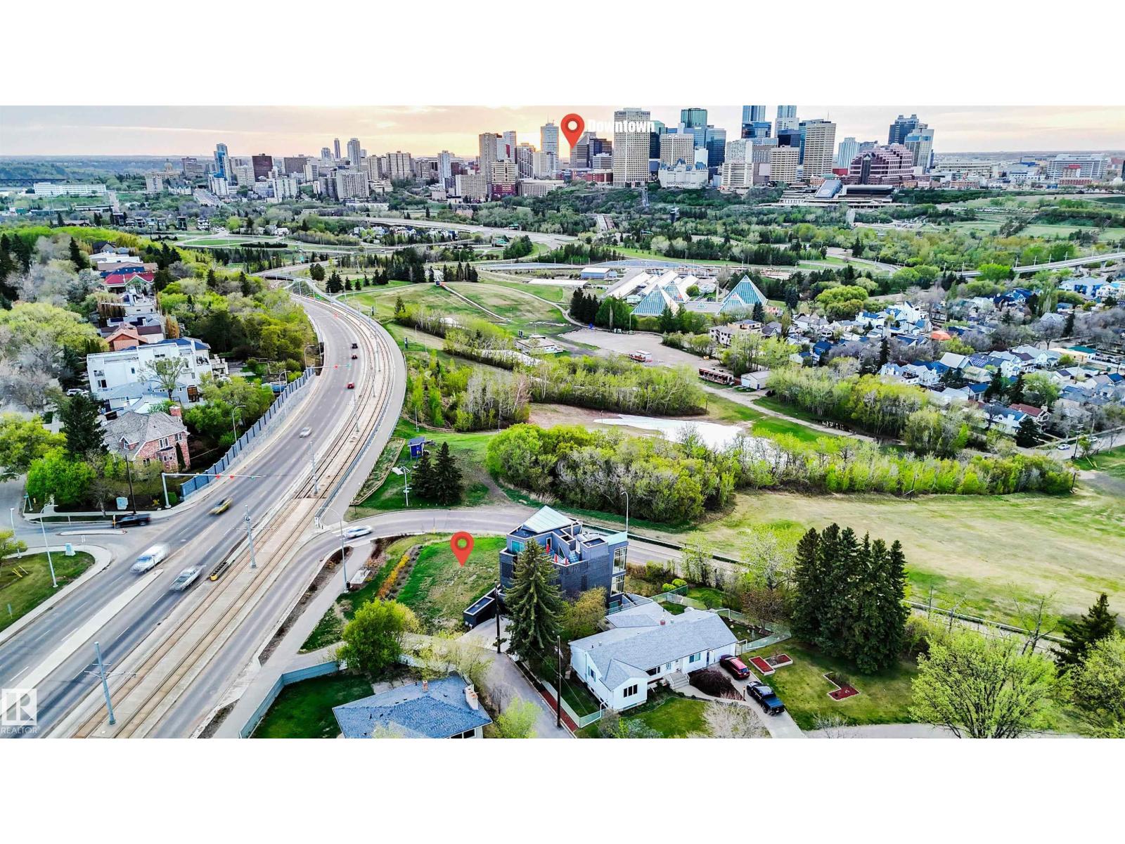 9260 Strathearn Dr NW #a, Edmonton, AB T6C 4E2